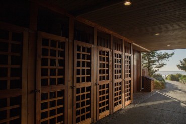 Secure Surfboard Lockers 